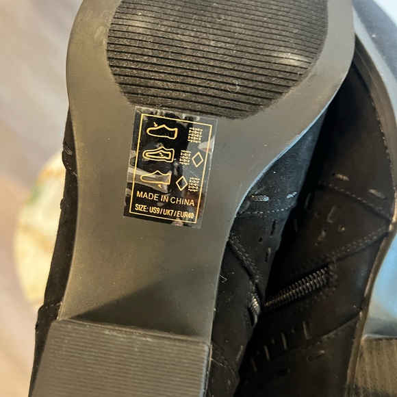 NWOT Qupid | Women’s Black Western Suede Booties 9 - Picture 12 of 12